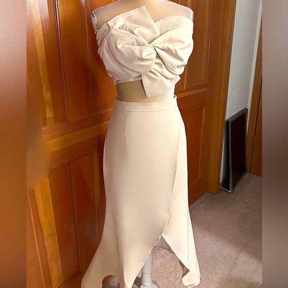 Nude Colored  2-Piece Skirt Suit. - Picture 16 of 16